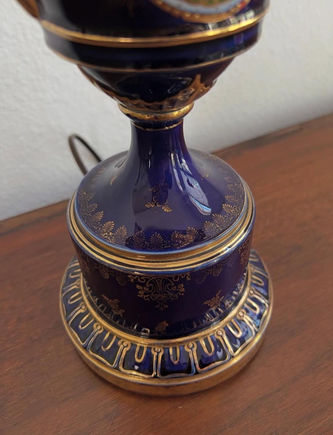 Royal Crown Vienna Porcelain Handpainted Portrait Lamp